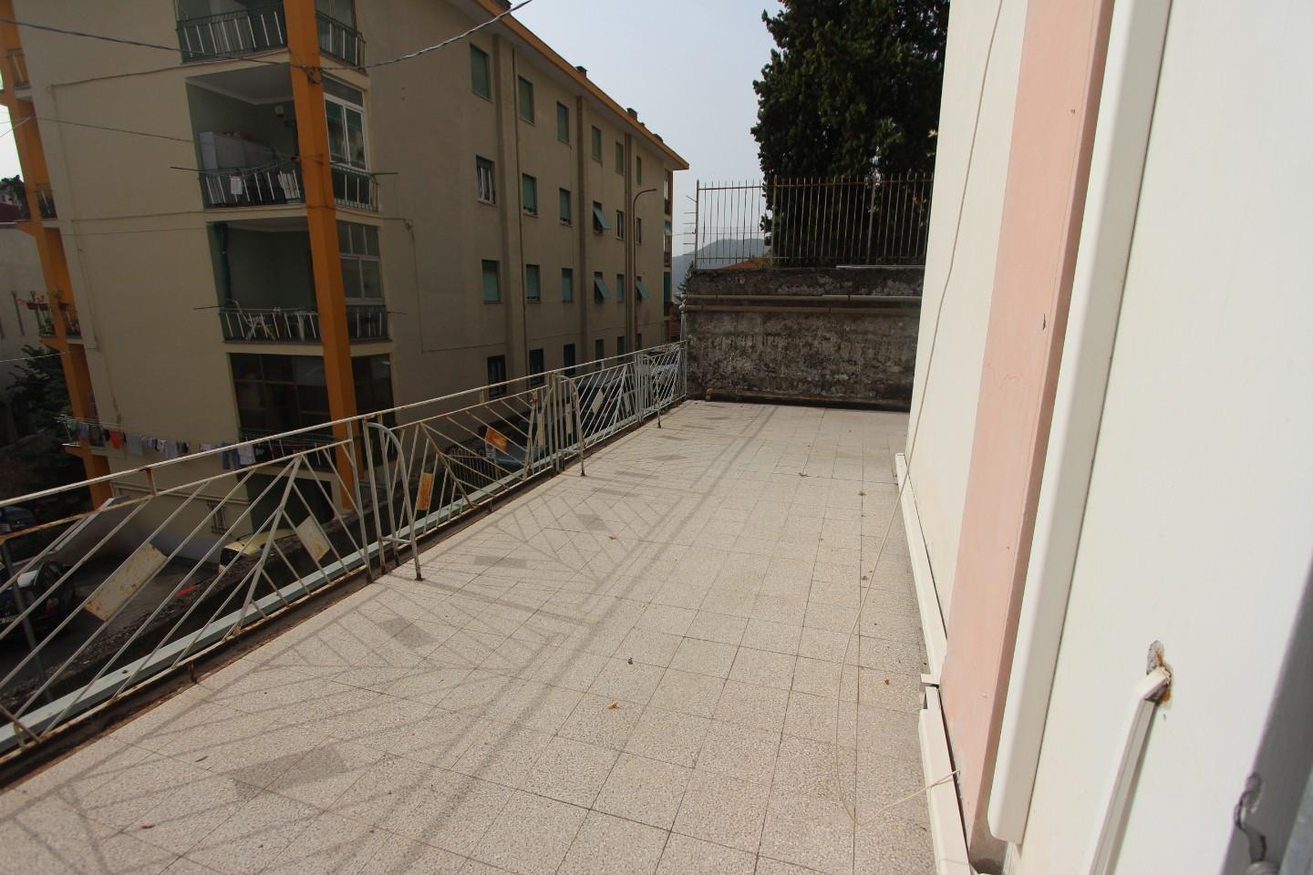 Quadrilocale con terrazzo a La Spezia