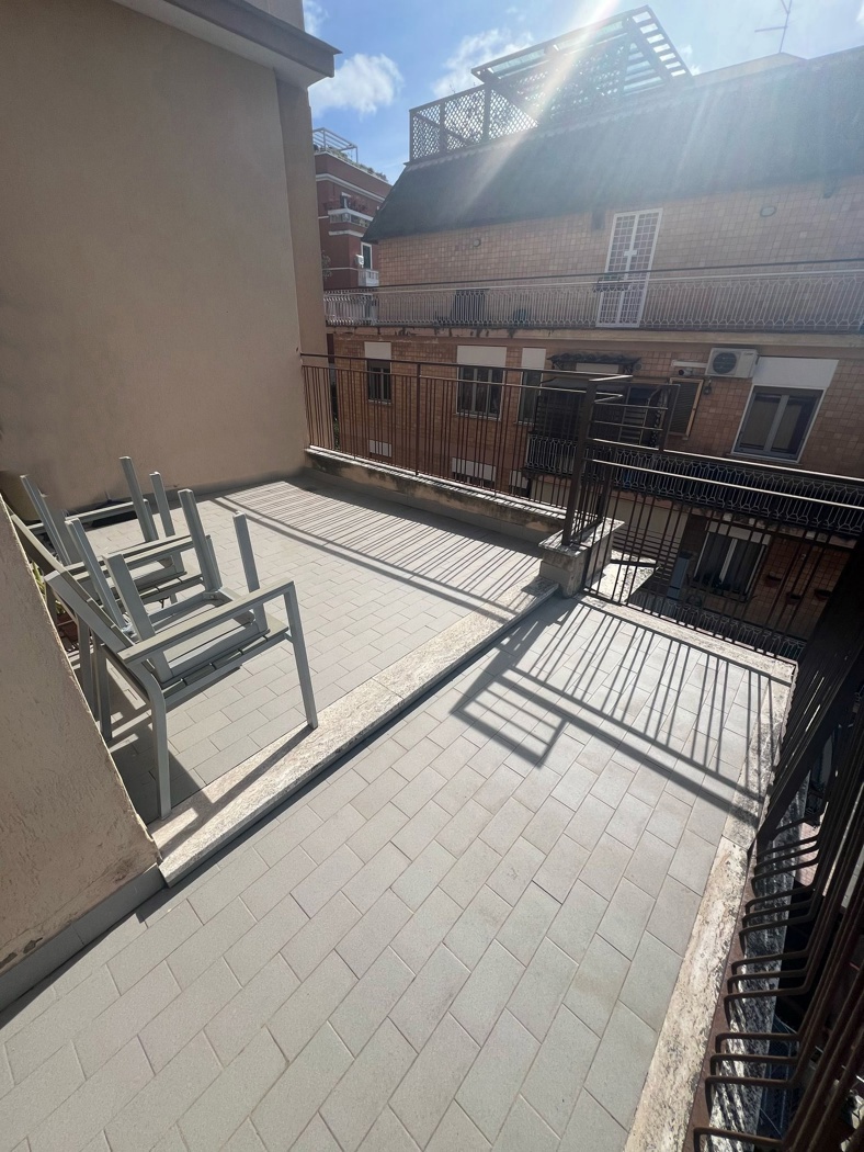 Monolocale arredato in affitto a Roma