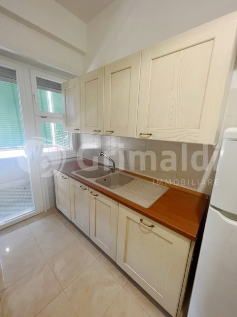 Monolocale arredato in affitto a Roma