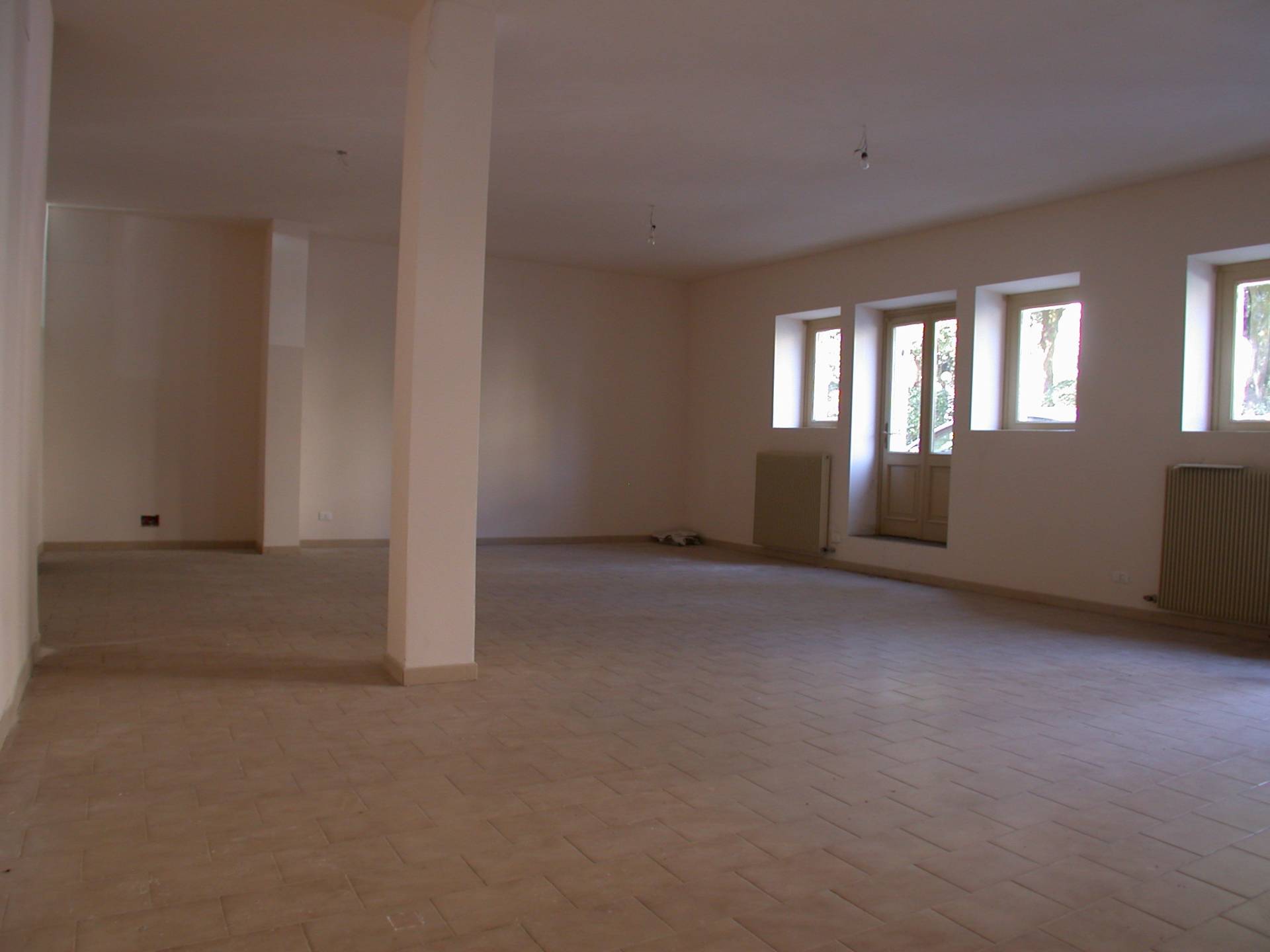 Locale commerciale in vendita a Gorizia, centro