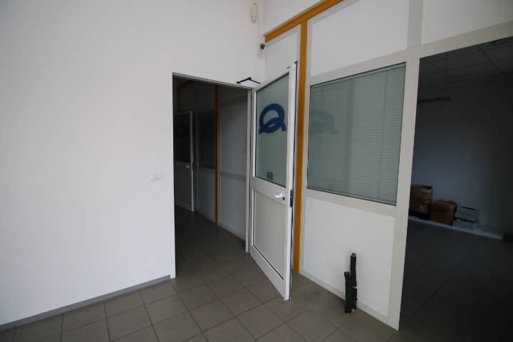 Locale commerciale in vendita a Gorizia