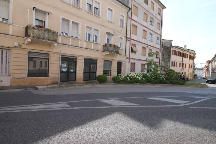 Deposito in vendita a Gorizia, Montesanto