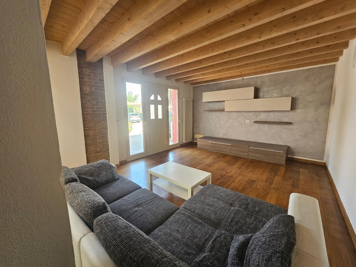 Casa indipendente con giardino a Collesalvetti