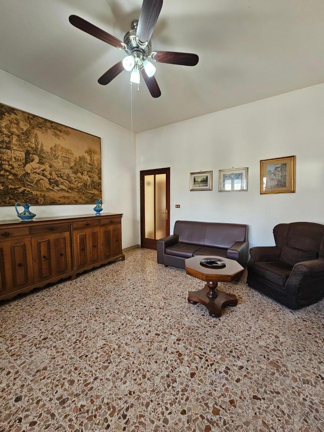 Casa indipendente arredata in affitto, Collesalvetti vicarello