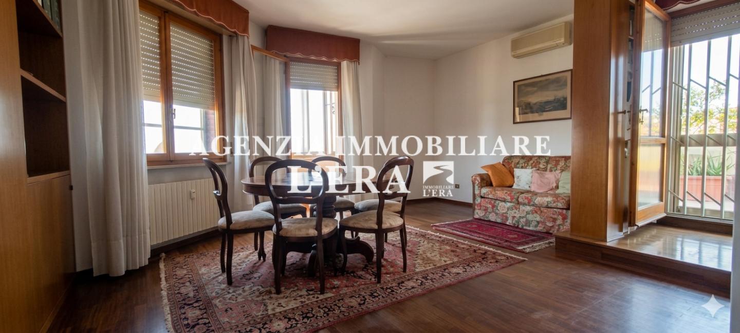 Appartamento con terrazzo, Pontedera stazione