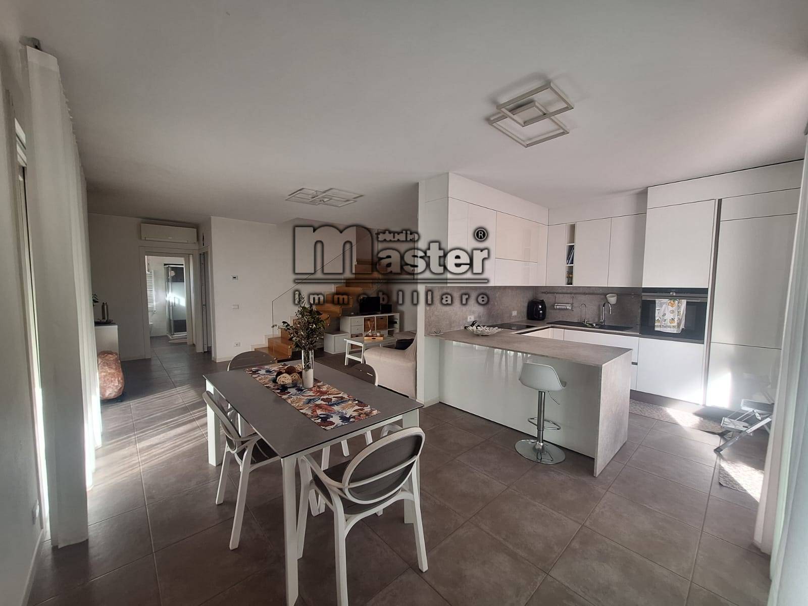 Villa bifamiliare in affitto a Treviso