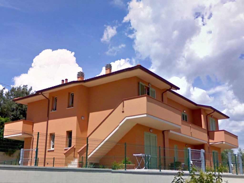 Casa indipendente con giardino a Castellina Marittima