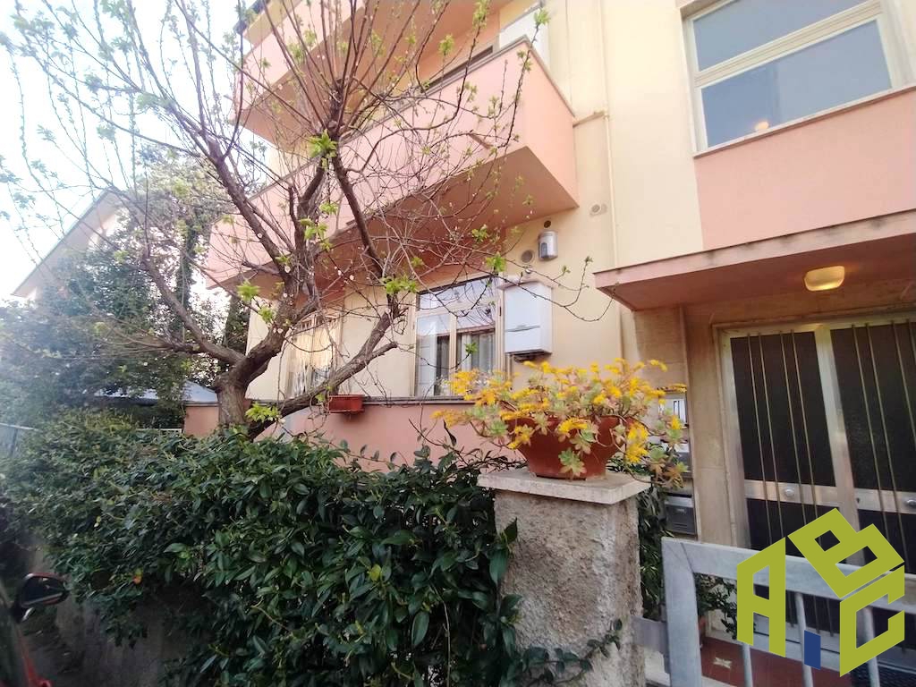 Appartamento con giardino a Rosignano Marittimo