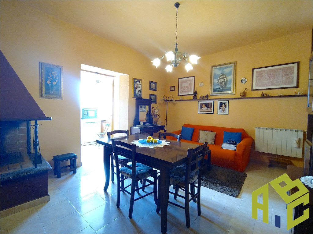 Casa indipendente con giardino a Rosignano Marittimo