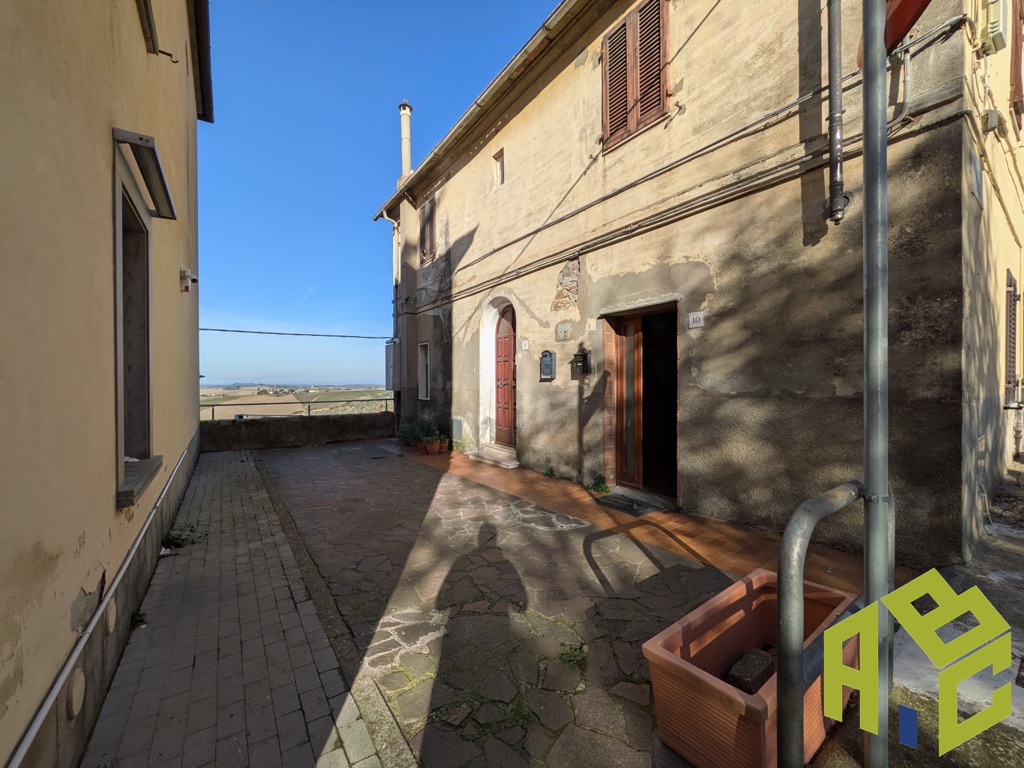 Casa indipendente ristrutturata in piazza della rimembranza, Santa Luce