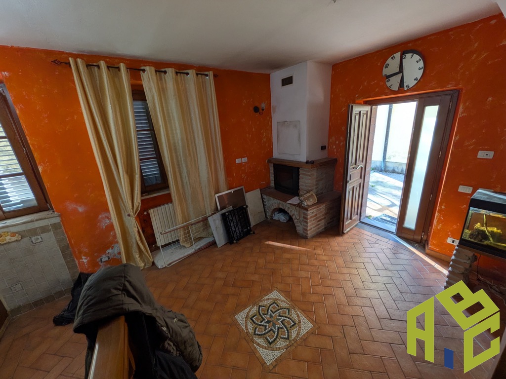 Casa indipendente ristrutturata in piazza della rimembranza, Santa Luce