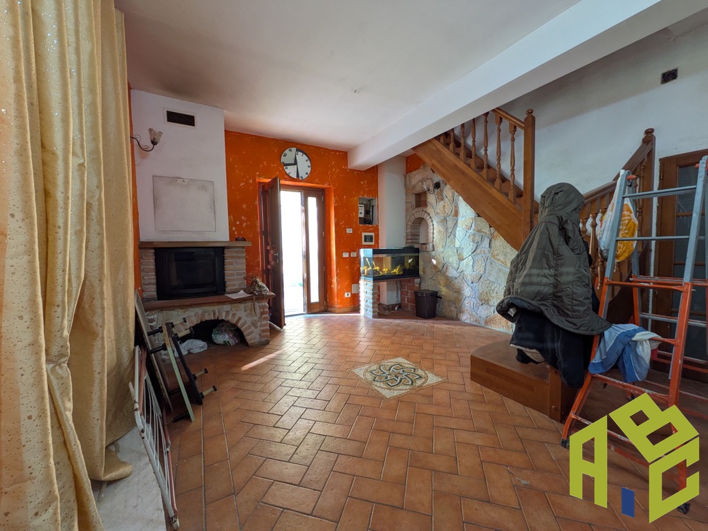 Casa indipendente ristrutturata in piazza della rimembranza, Santa Luce