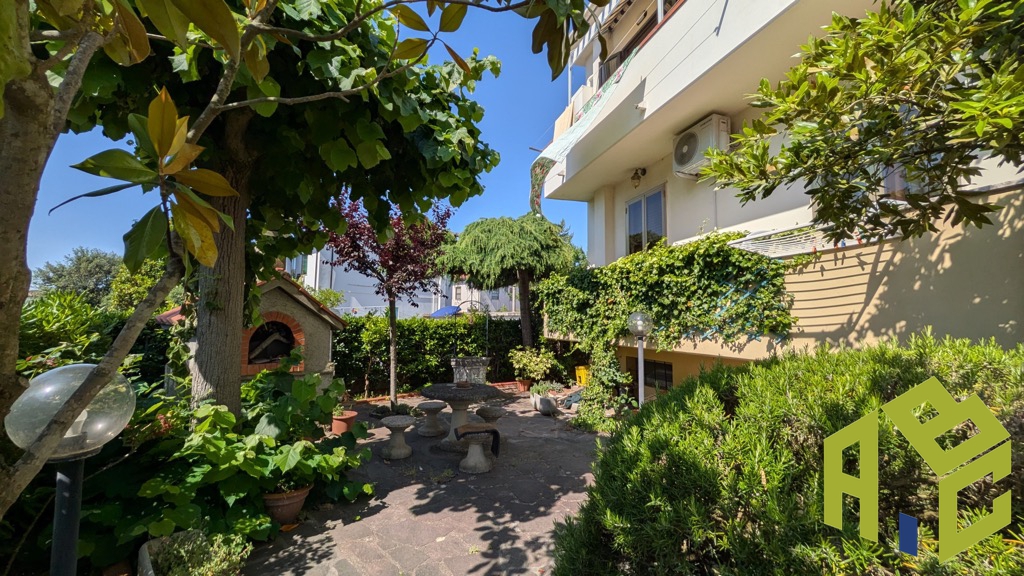 Casa indipendente con giardino in via delle pescine, Rosignano Marittimo