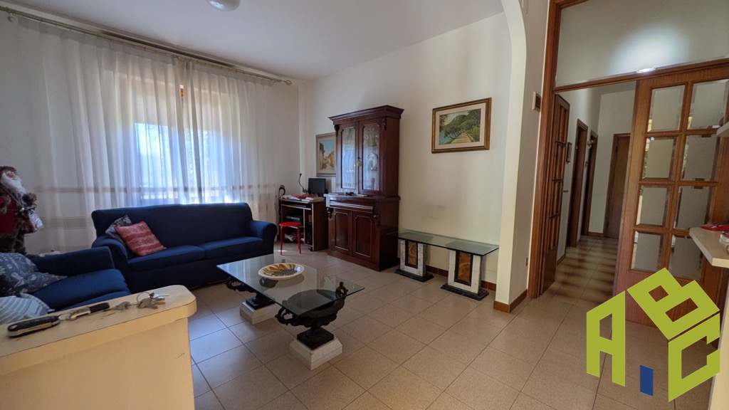 Casa indipendente con giardino in via delle pescine, Rosignano Marittimo