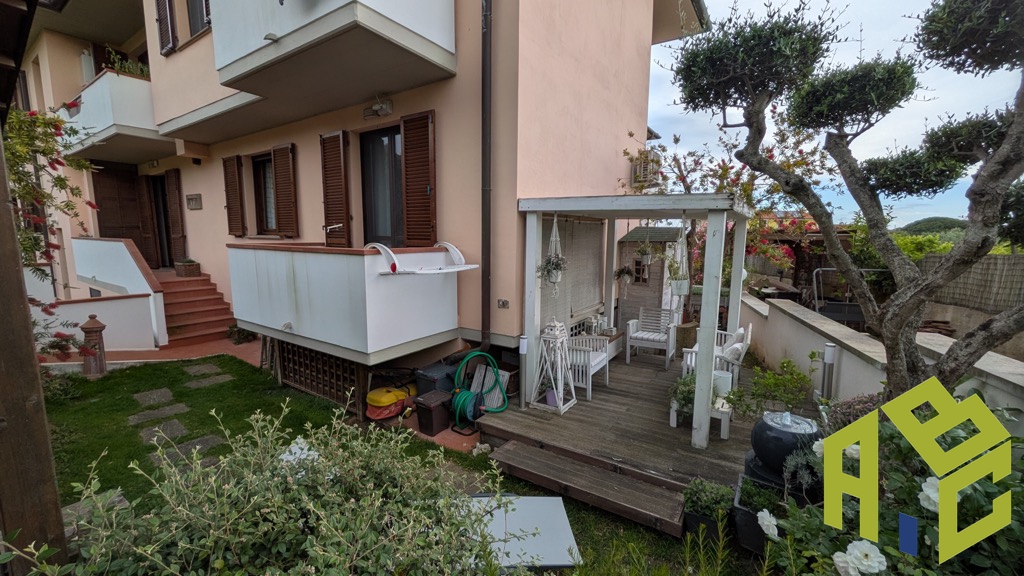 Casa indipendente con giardino in via luigi russo, Rosignano Marittimo