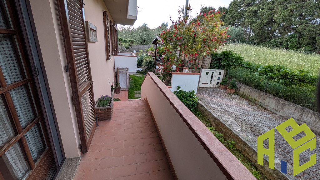 Casa indipendente con giardino in via luigi russo, Rosignano Marittimo
