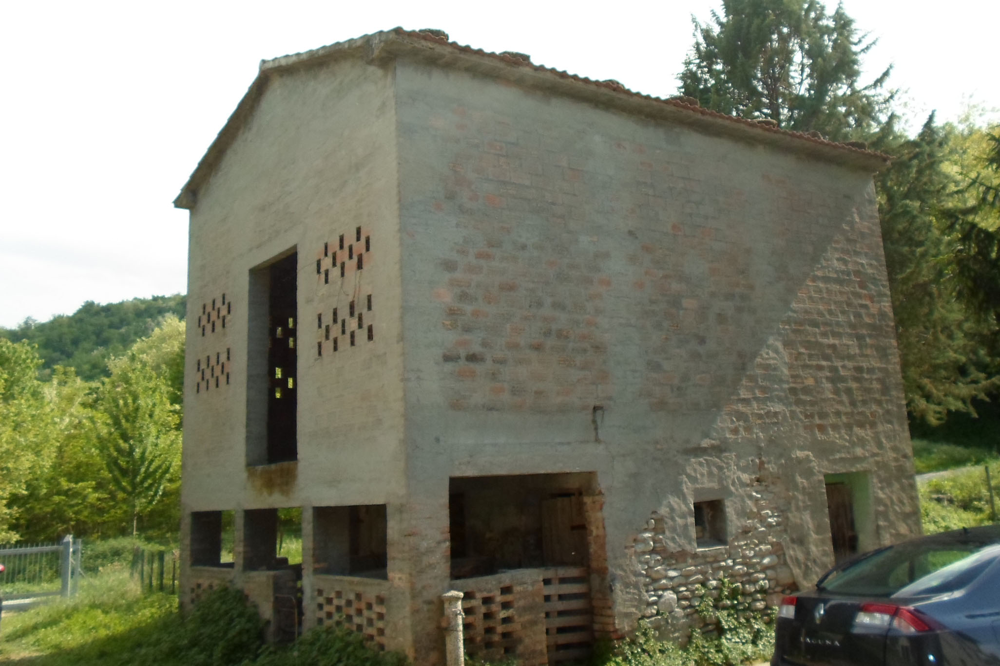 Casale Colonico Rustico in vendita a San Ginesio