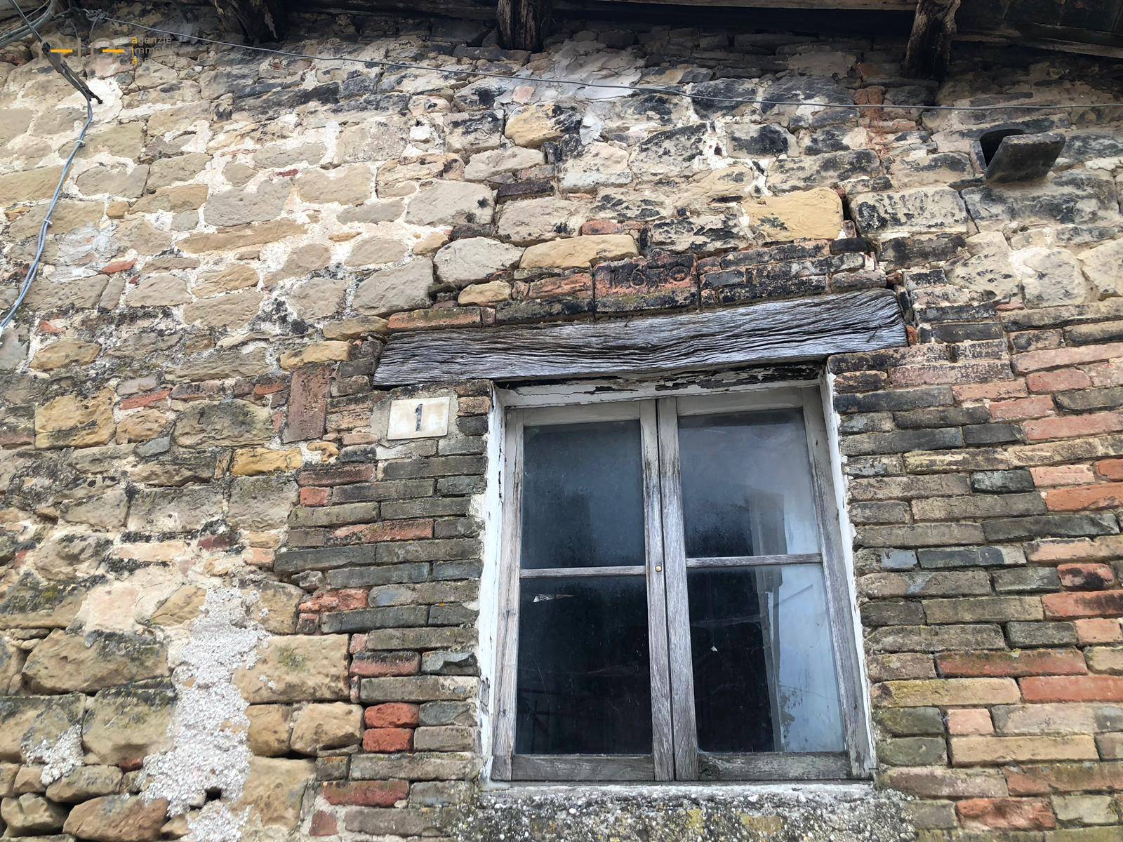 Casale Colonico Rustico in vendita a Amandola, Collinare