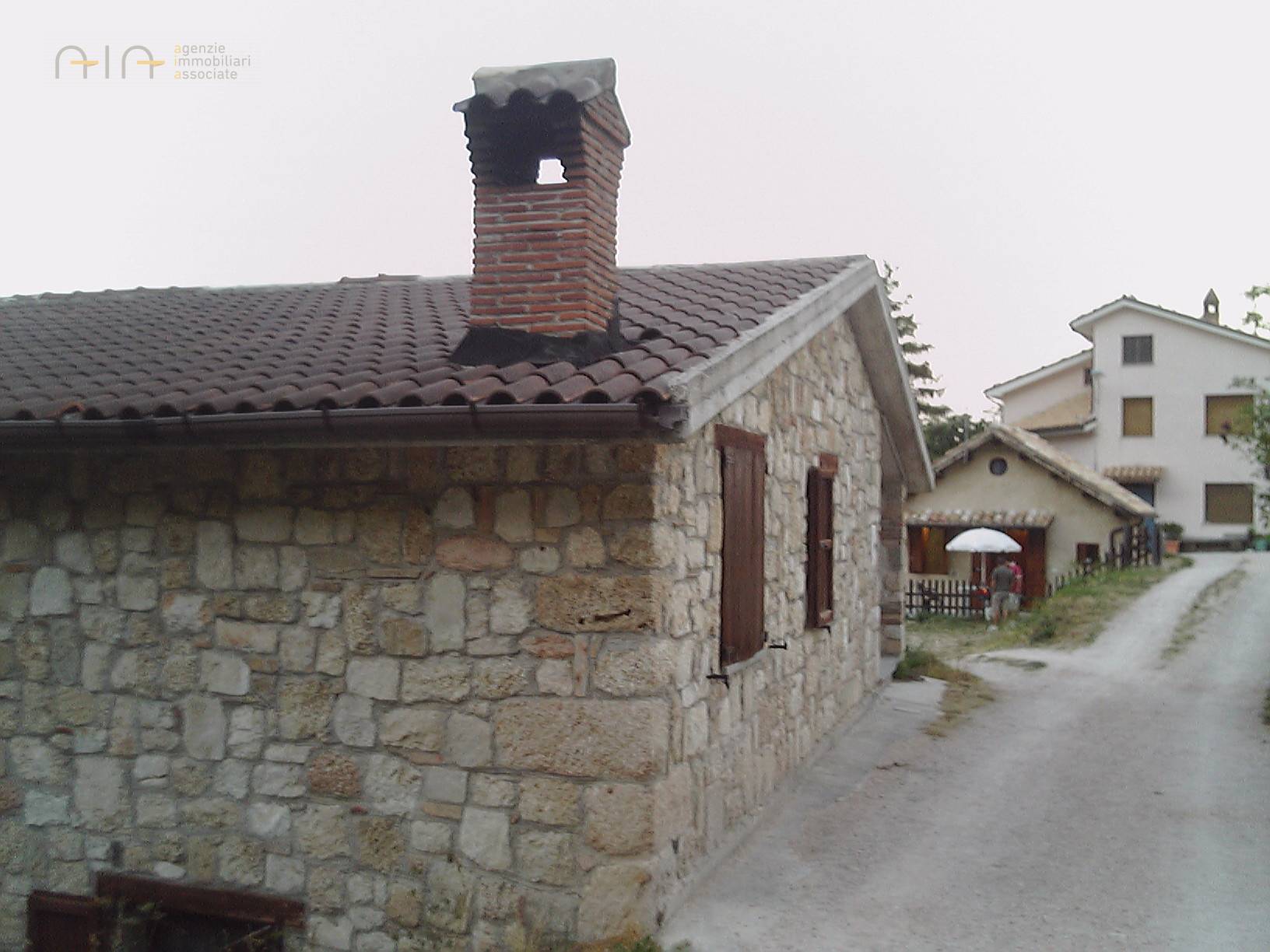 Casale Colonico Rustico in vendita a Montemonaco