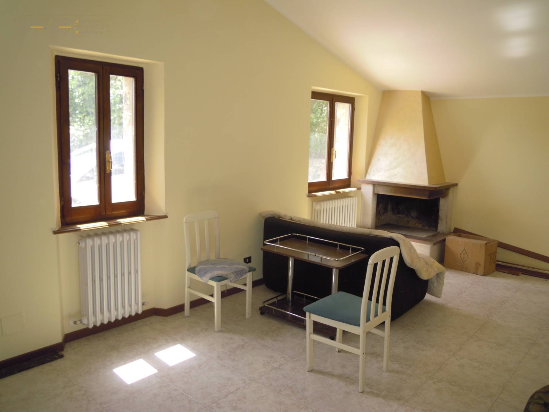 Casale Colonico Rustico in vendita a Montemonaco