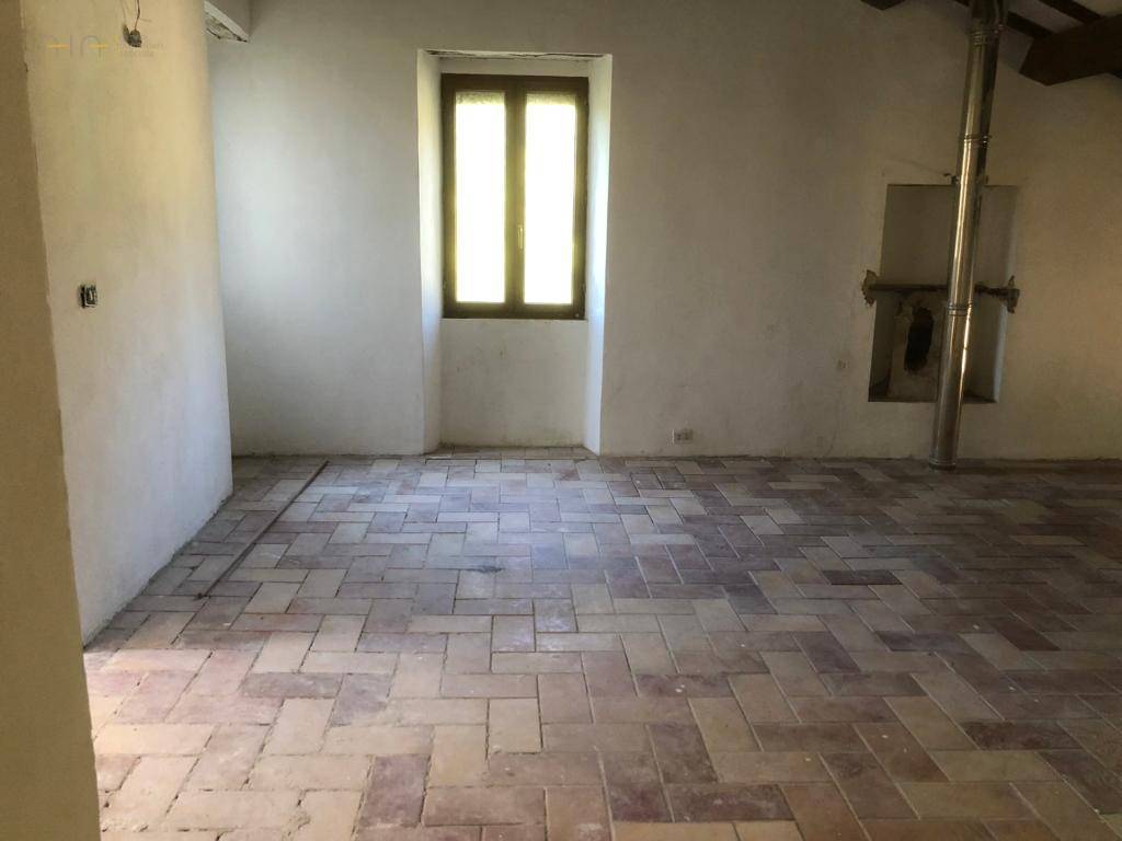 Casale Colonico Rustico in vendita a Comunanza, Montana