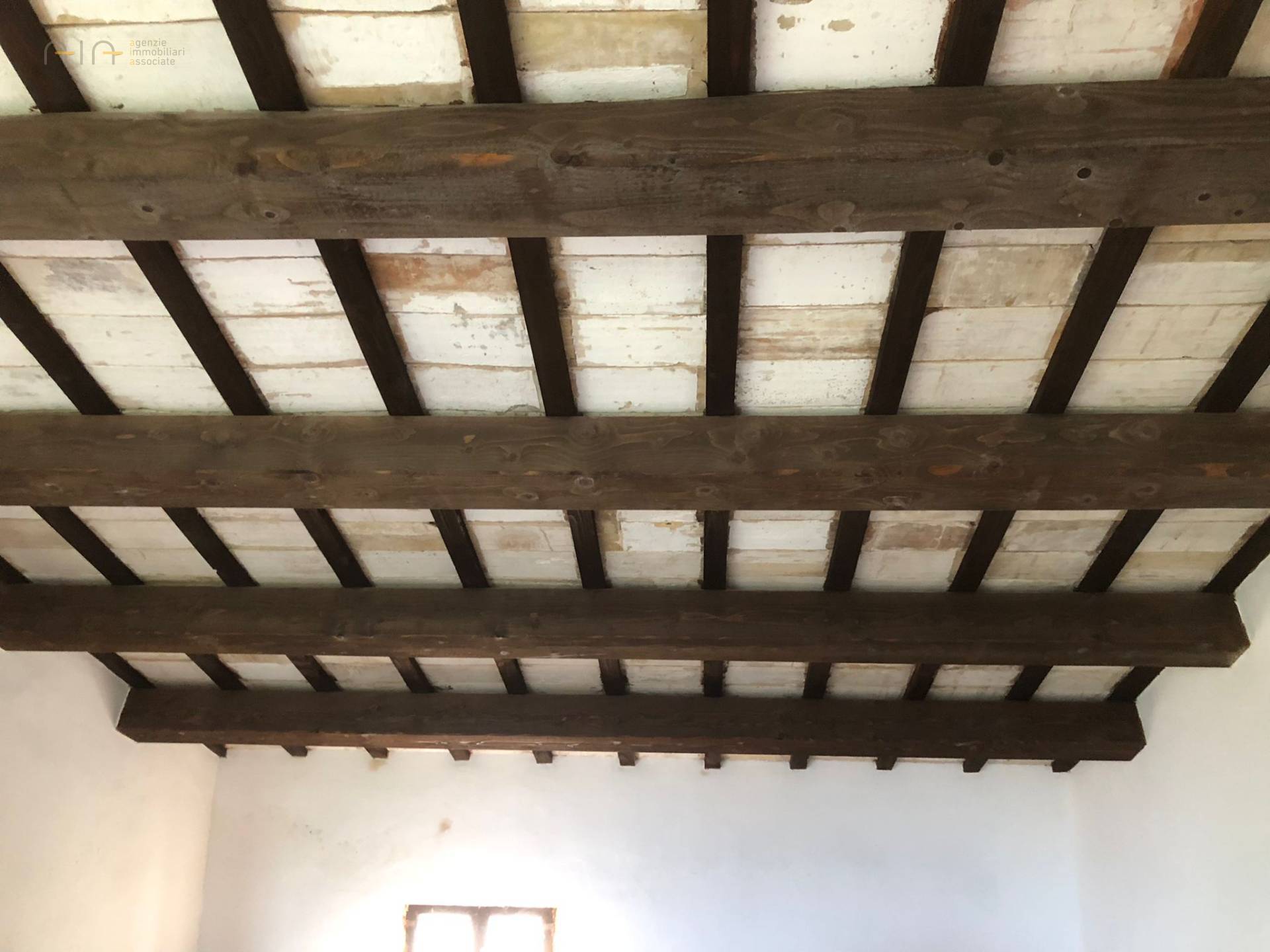 Casale Colonico Rustico in vendita a Comunanza, Montana