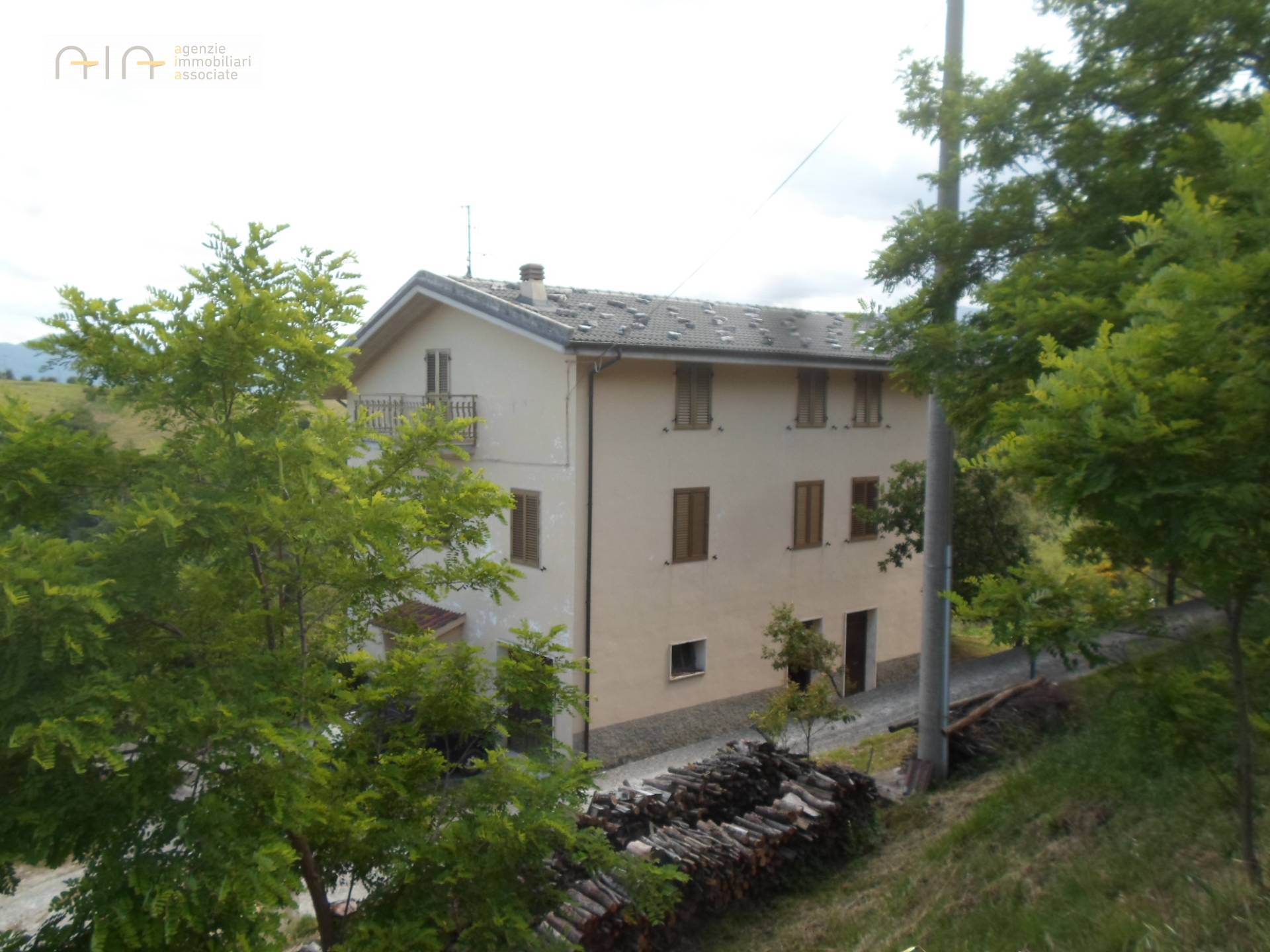 Appartamento in vendita a Roccafluvione, Collinare