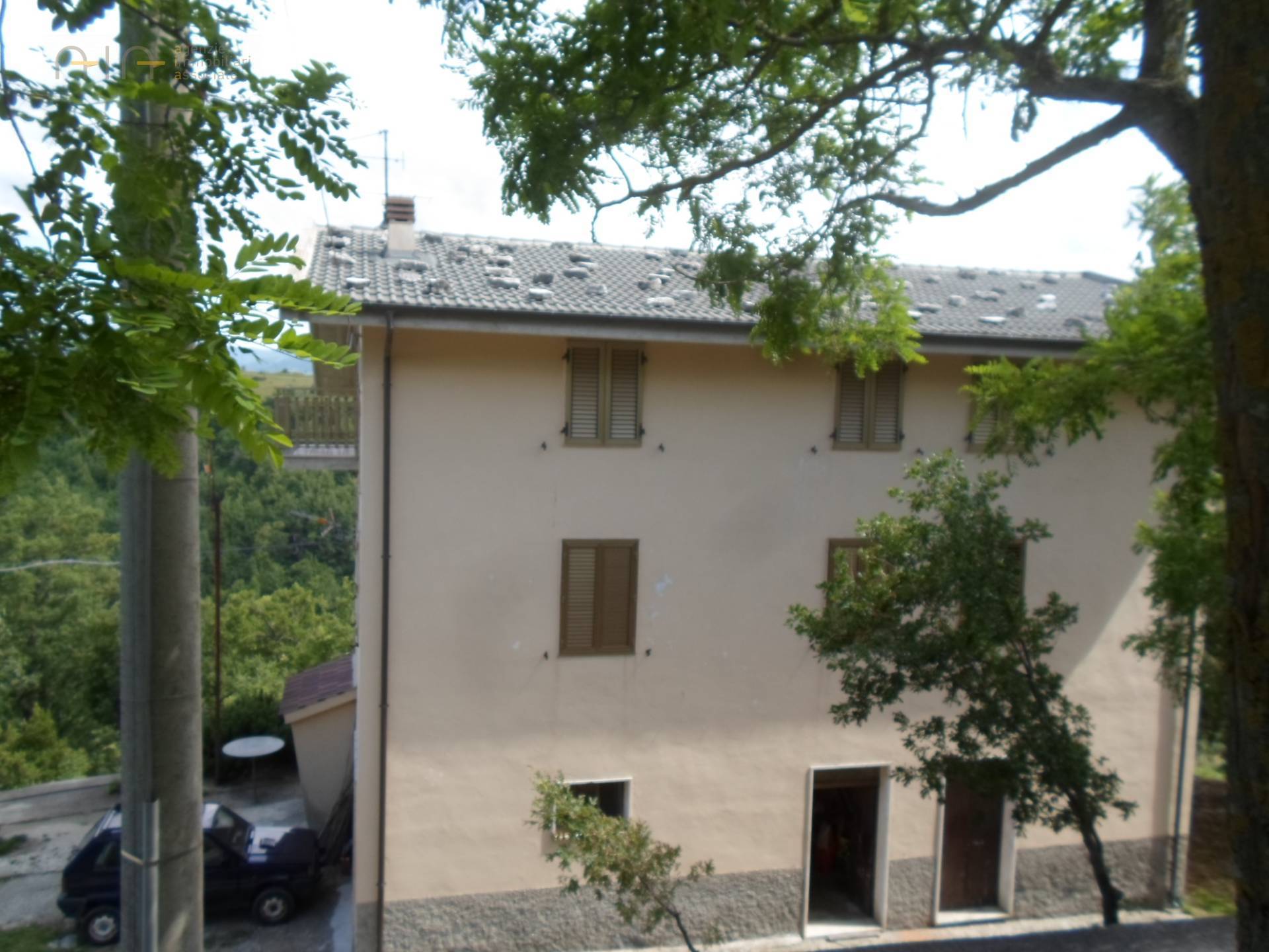 Appartamento in vendita a Roccafluvione, Collinare