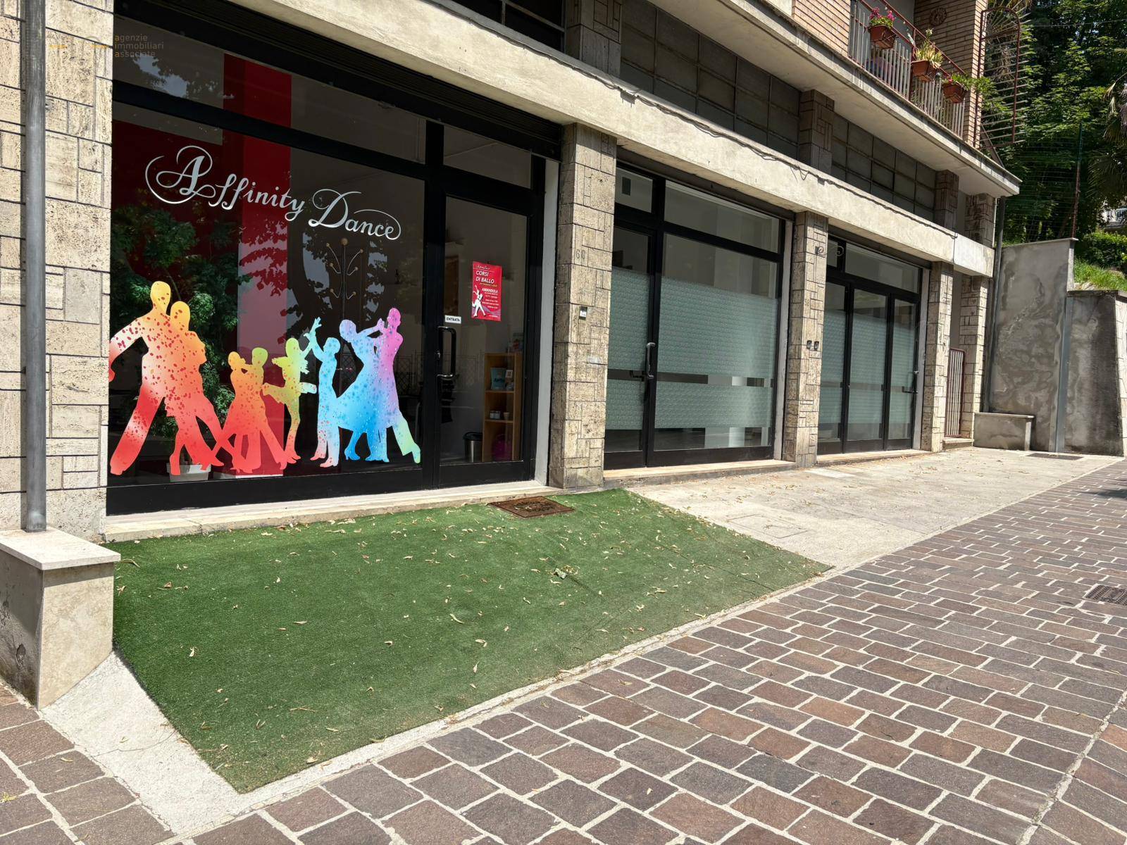 Locale Commerciale in affitto a Amandola, Centrale / Centro Storico