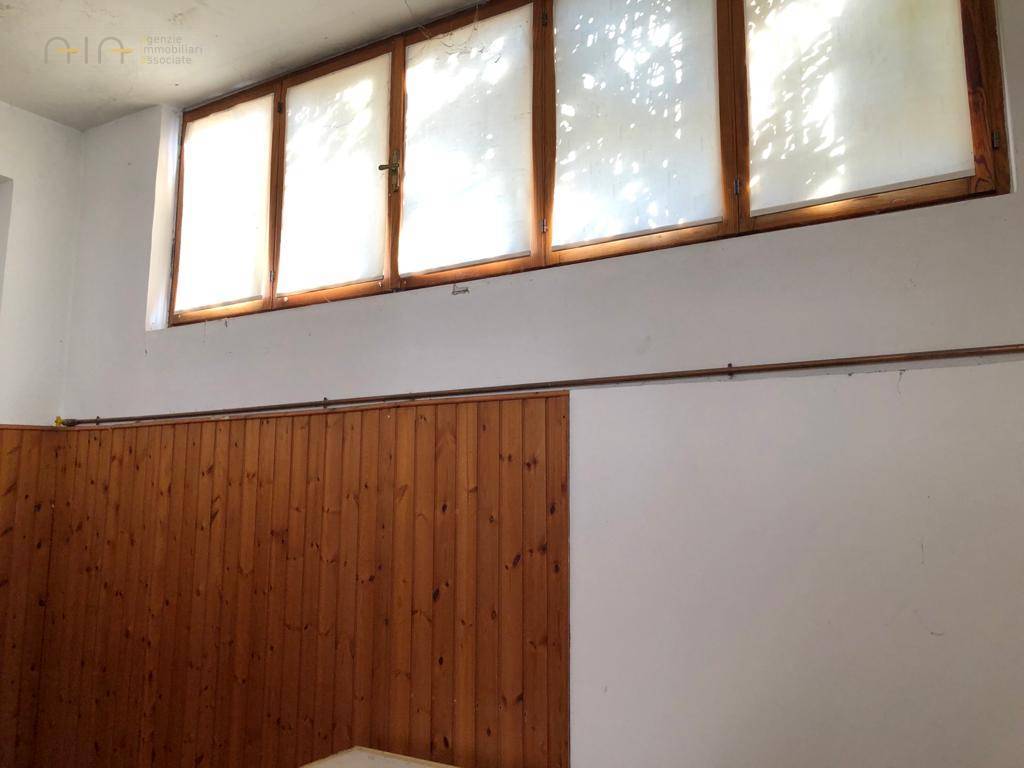 Ufficio / Studio Professionale in affitto a Comunanza, Centrale / Centro Storico