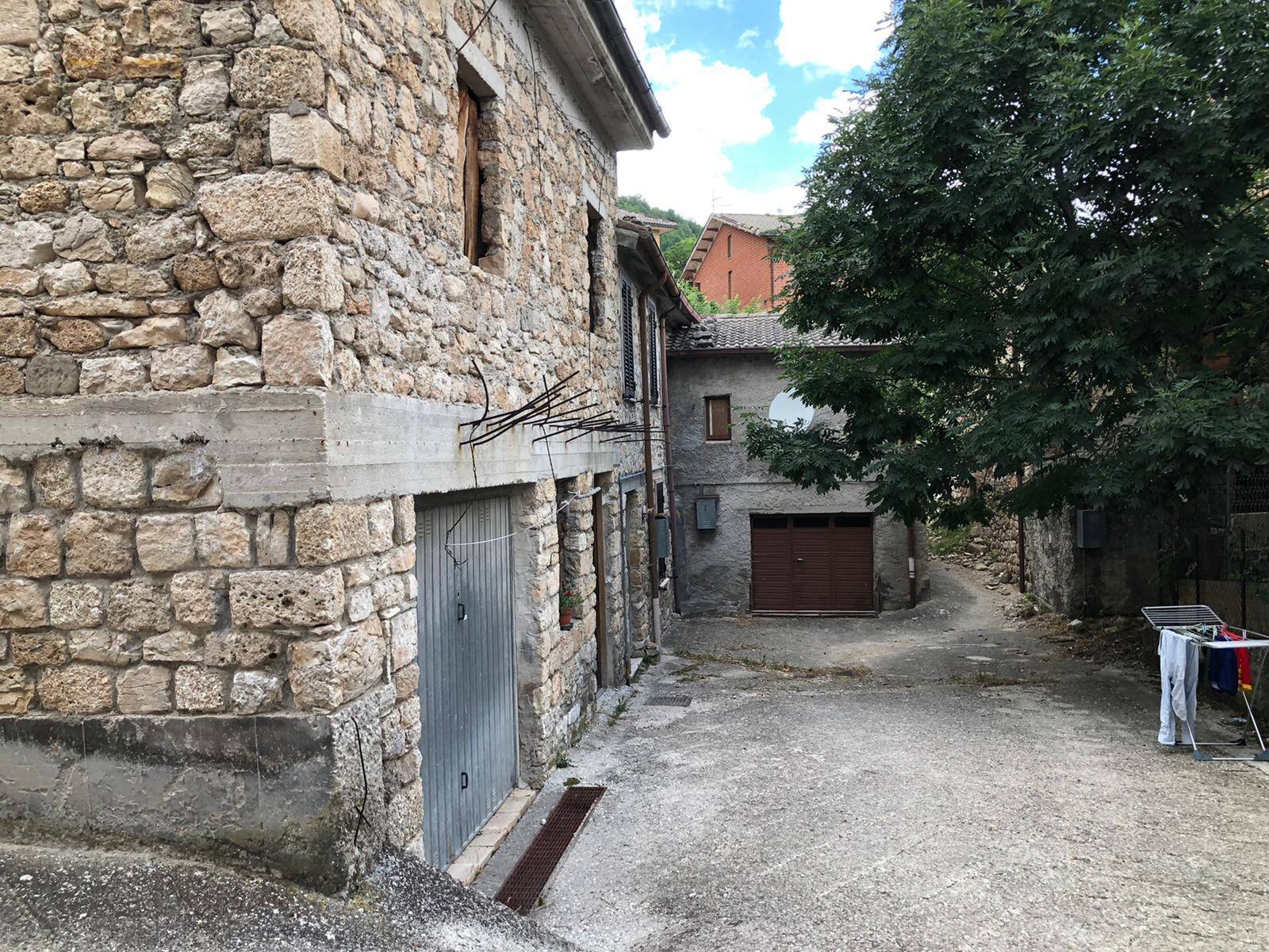 Casa cielo - terra in vendita a Montemonaco, San Biagio