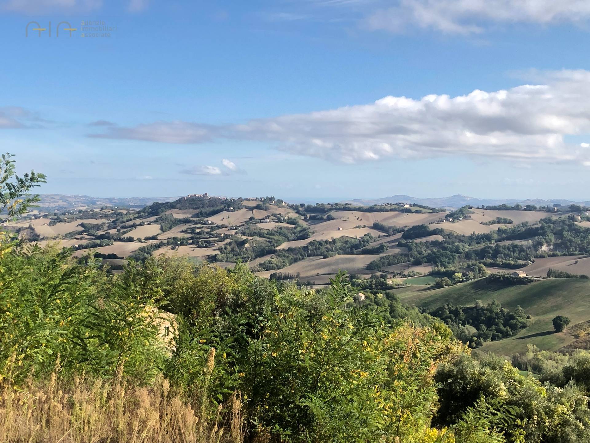 Casale Colonico Rustico in vendita a Santa Vittoria in Matenano