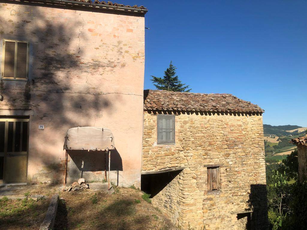 Casale Colonico Rustico in vendita a Montefalcone Appennino, San Biagio