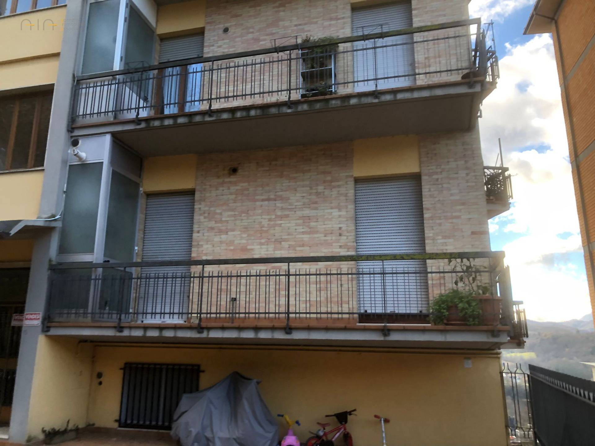 Appartamento in vendita a Amandola, Centrale / Centro Storico