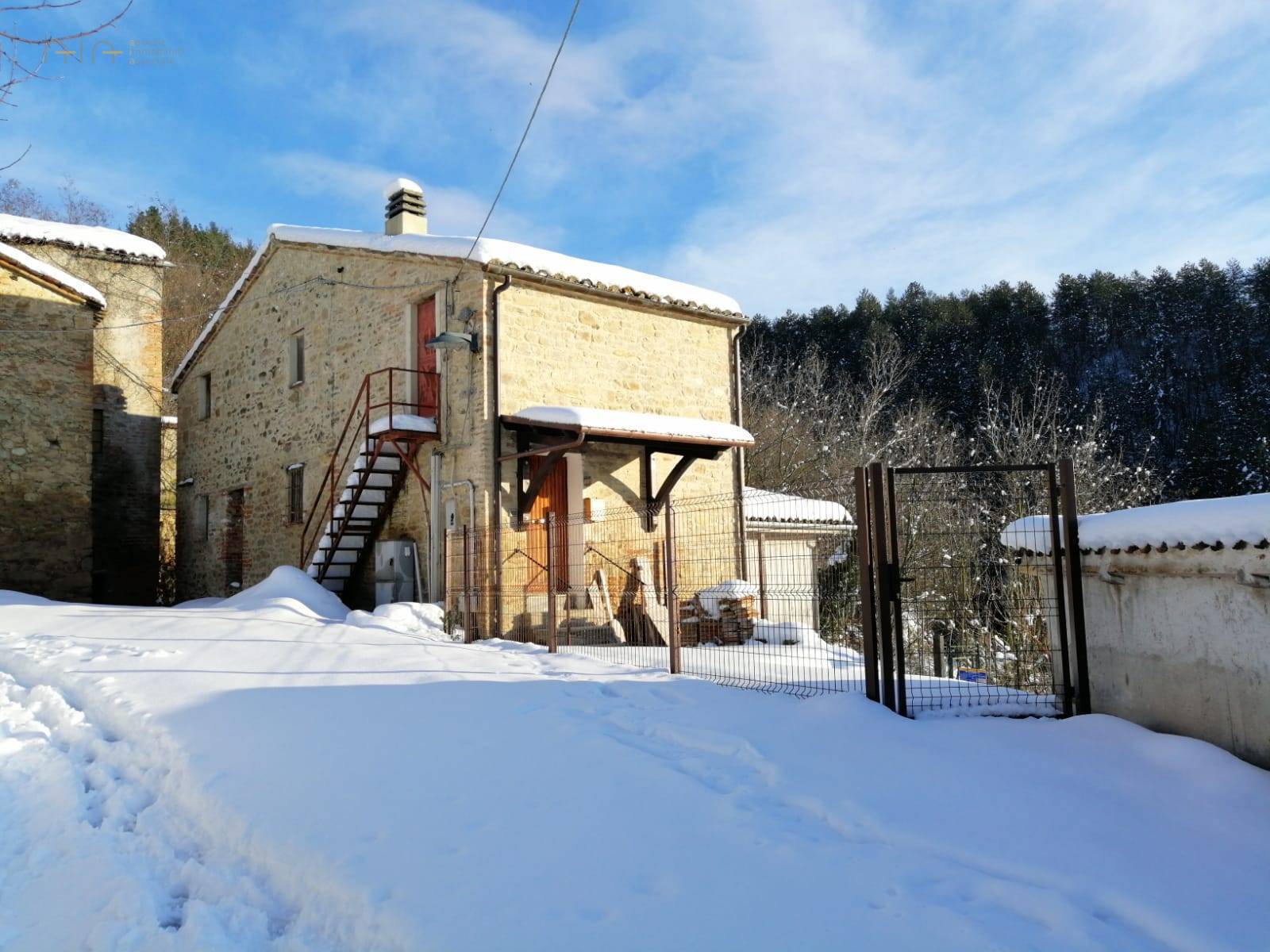 Casa cielo - terra in vendita a Comunanza, Montana