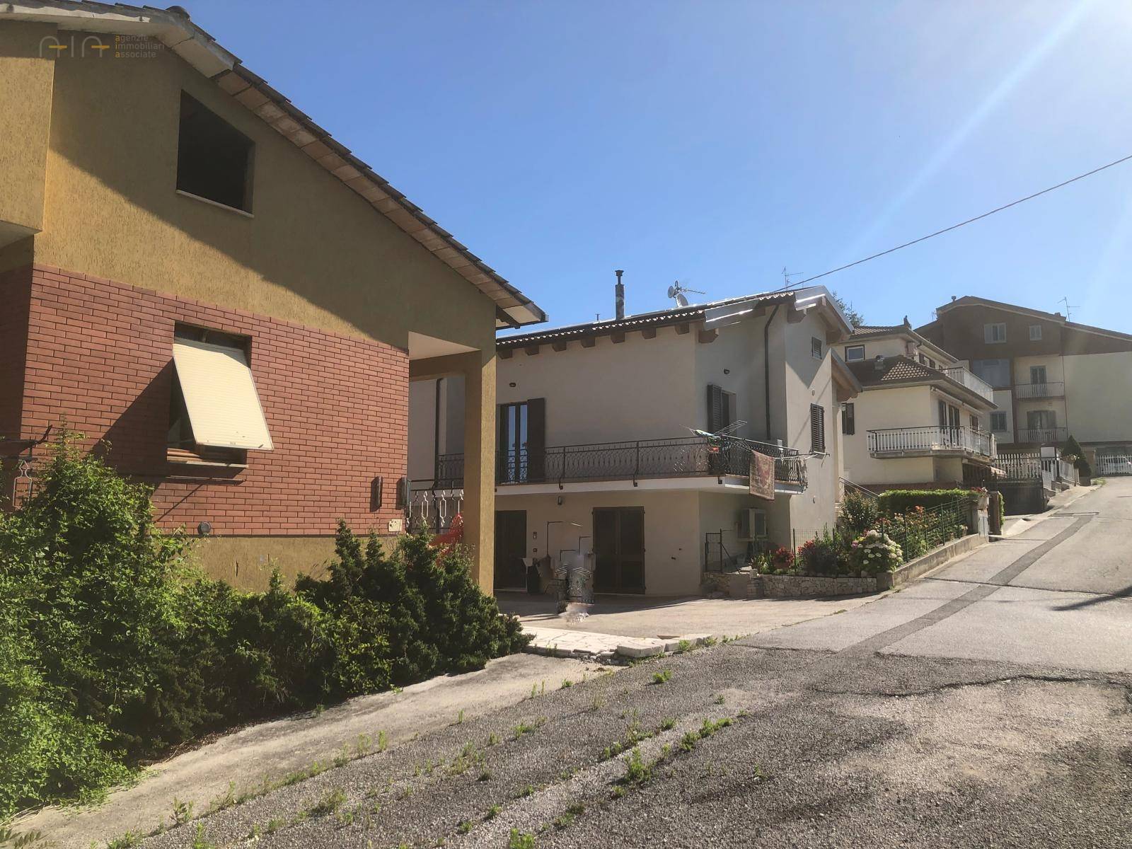 Casa cielo - terra in vendita a Amandola, Collinare