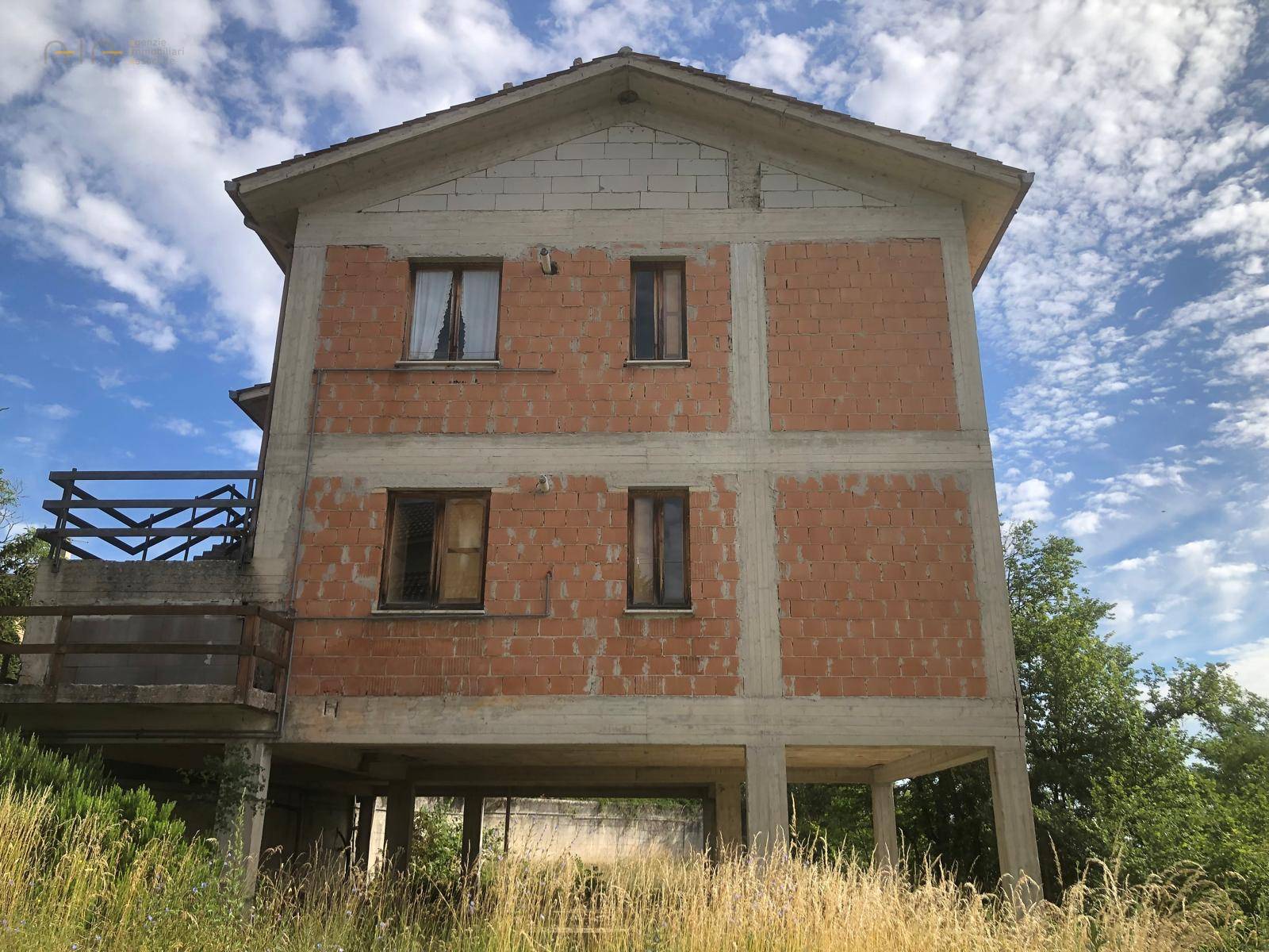 Casa cielo - terra in vendita a Montemonaco, Montana