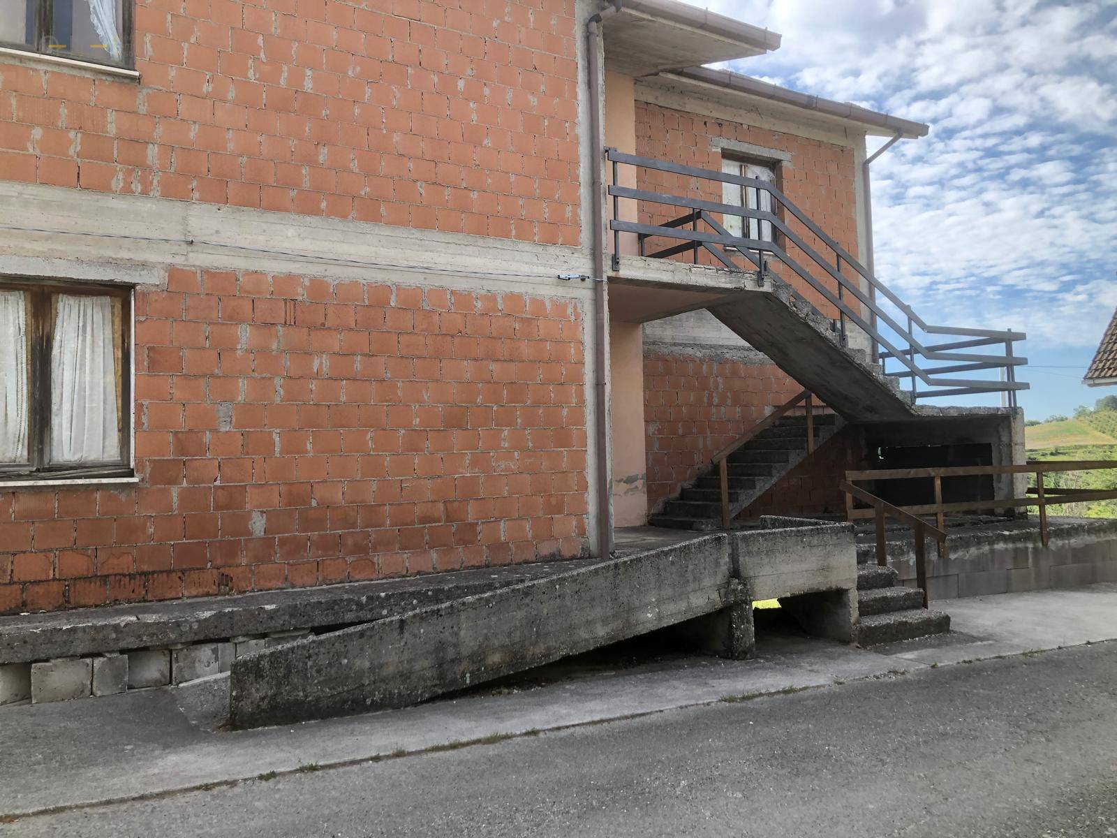 Casa cielo - terra in vendita a Montemonaco, Montana