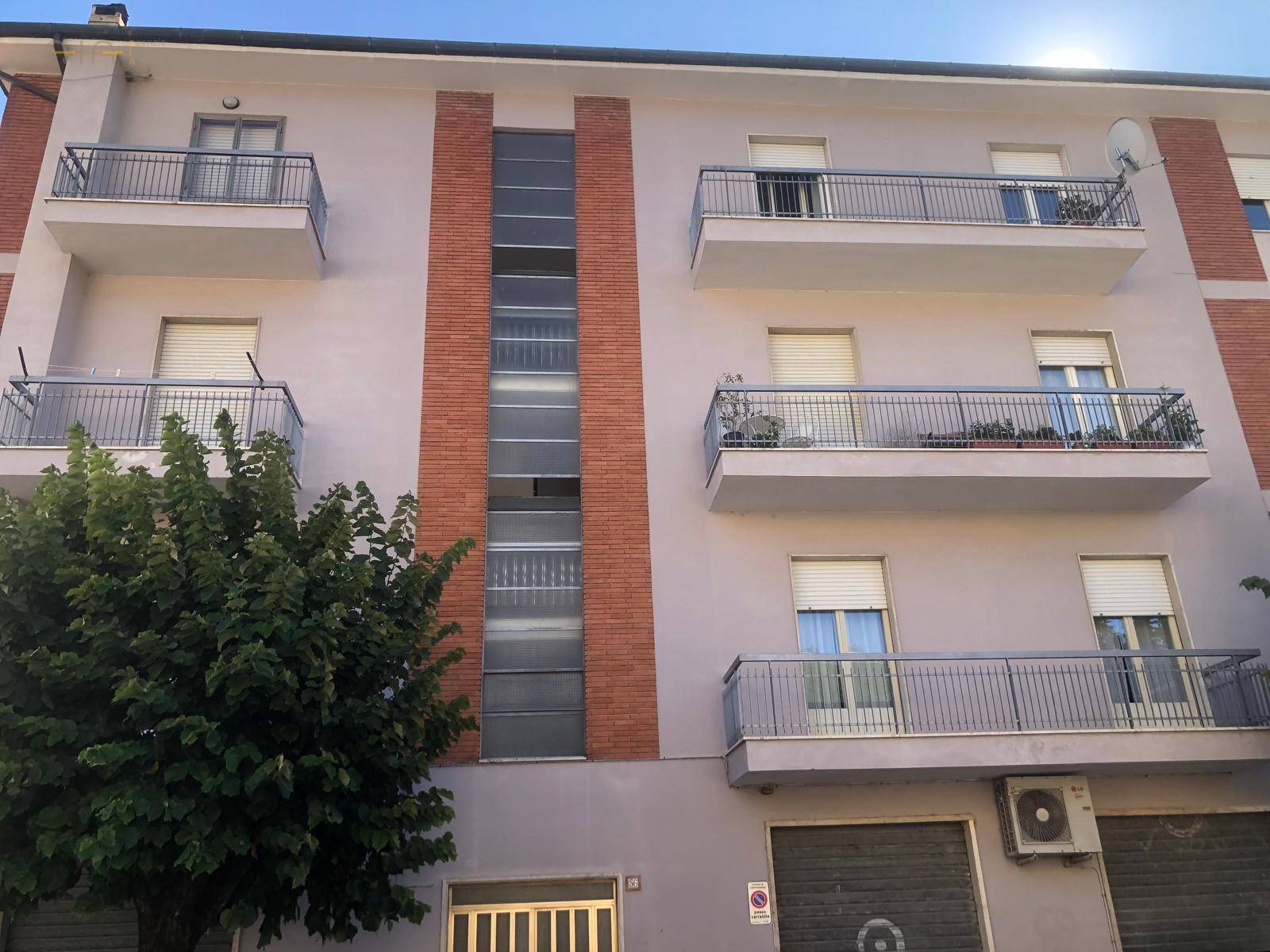 Appartamento in vendita a Comunanza, Centrale / Centro Storico