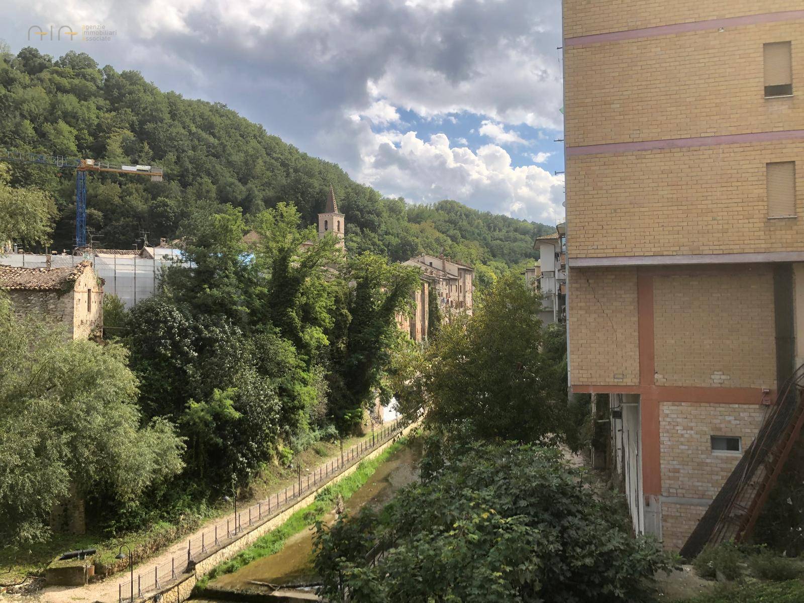 Appartamento in vendita a Comunanza, Centrale / Centro Storico