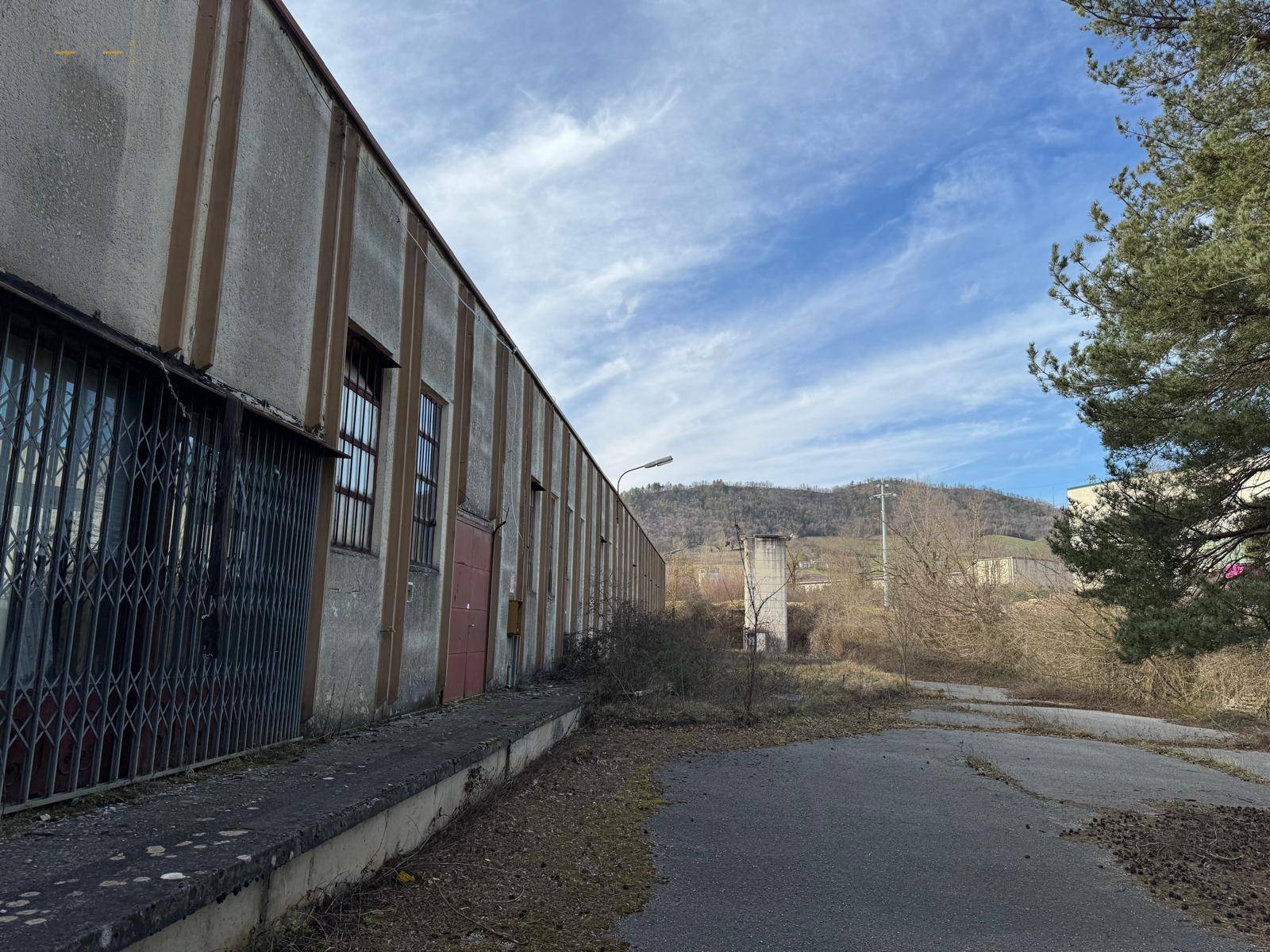 Locale Artigianale / Deposito in vendita a Comunanza, Montana