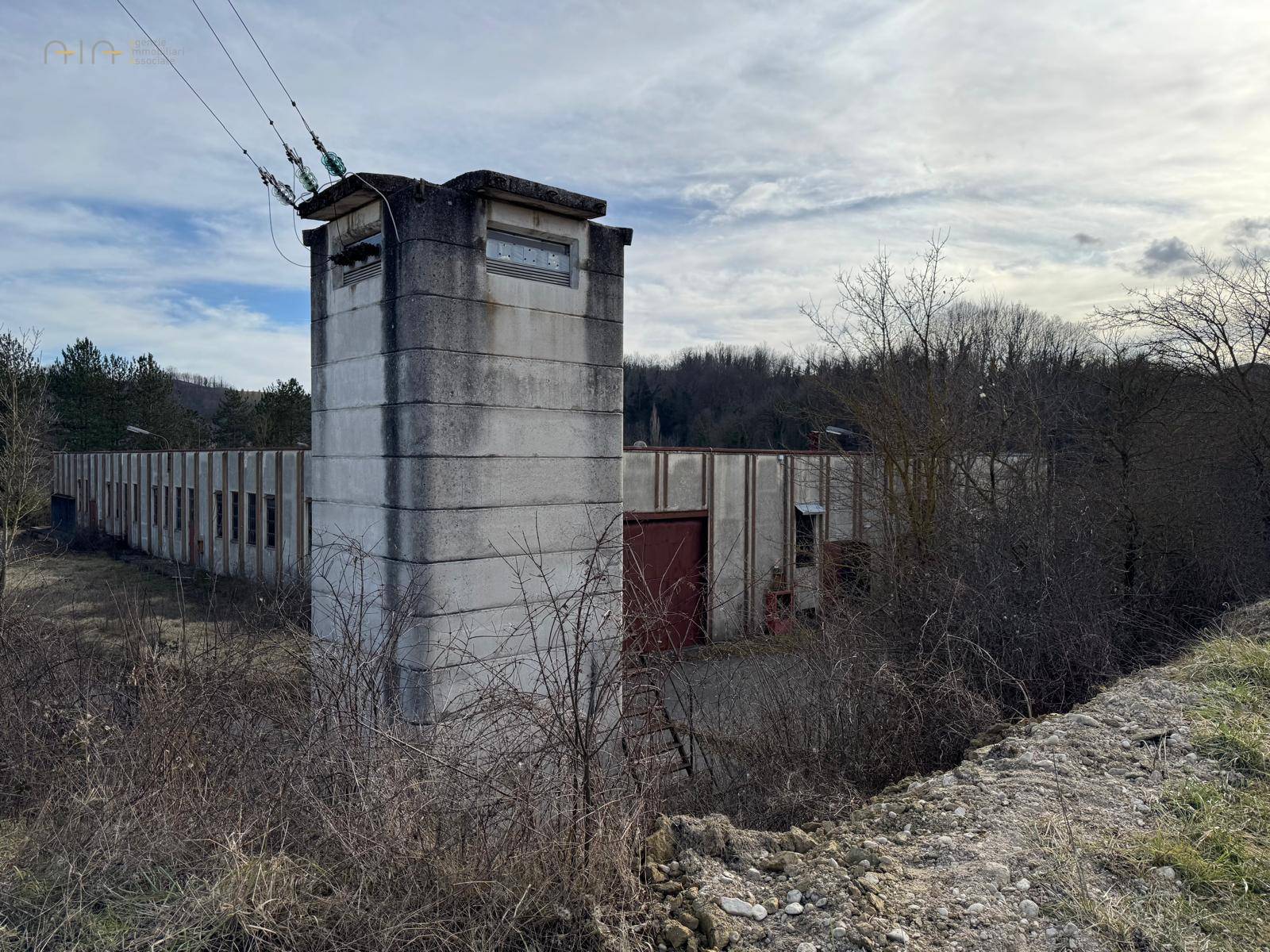 Locale Artigianale / Deposito in vendita a Comunanza, Montana