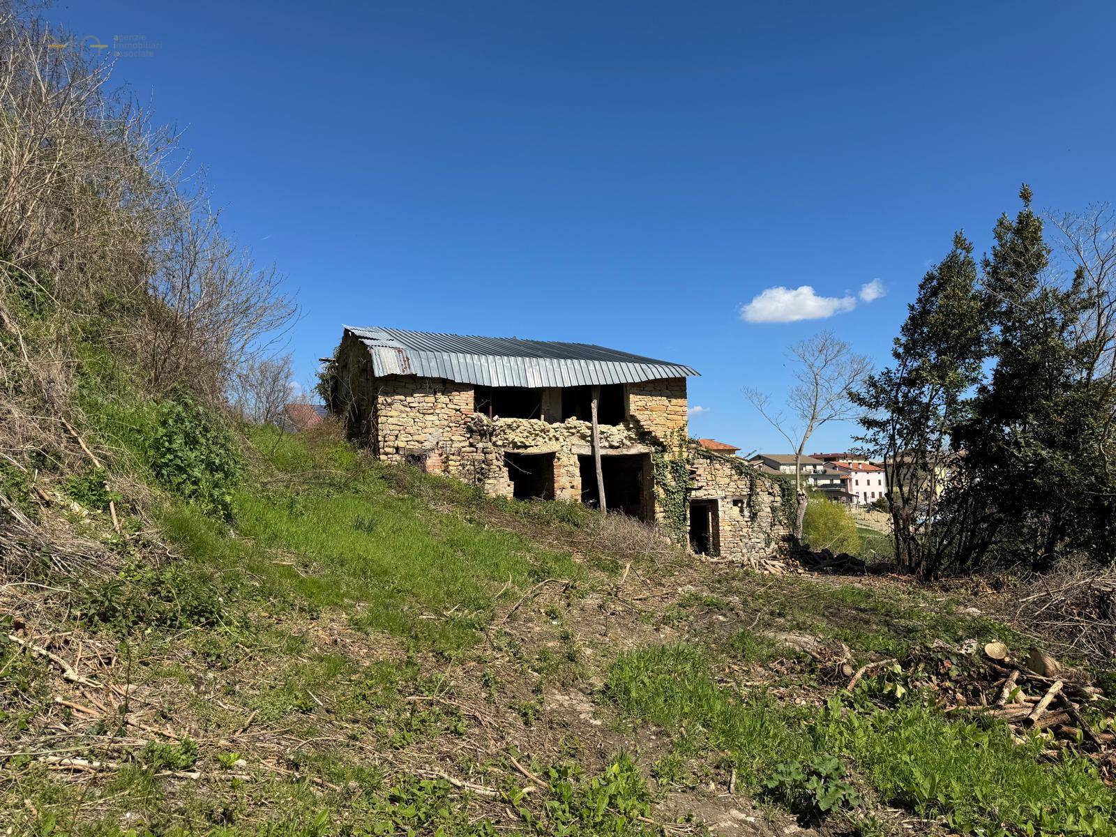 Casale Colonico Rustico in vendita a Force, Centrale / Centro Storico