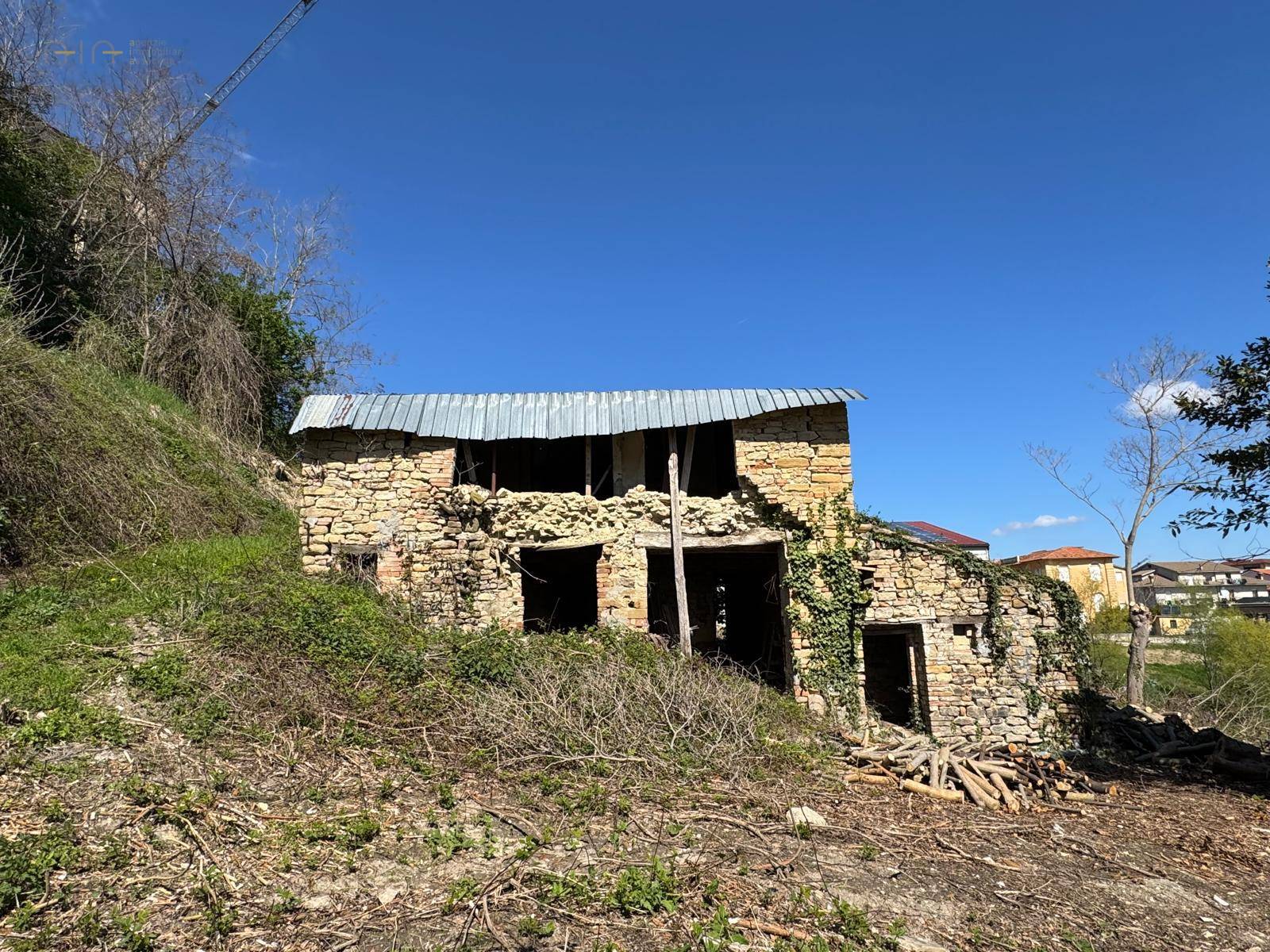 Casale Colonico Rustico in vendita a Force, Centrale / Centro Storico
