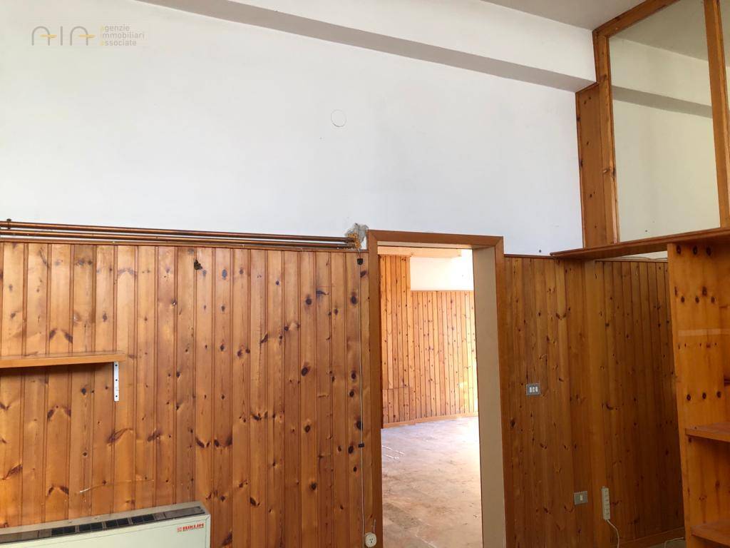 Ufficio / Studio Professionale in affitto a Comunanza, Centrale / Centro Storico