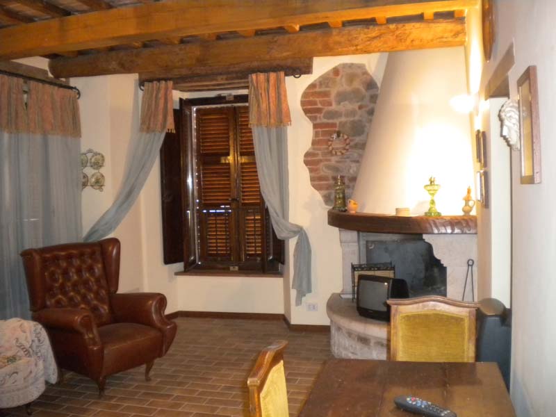 Casa cielo - terra in vendita a Comunanza, Centrale / Centro Storico