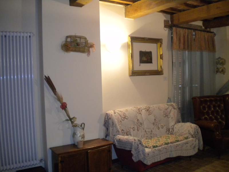 Casa cielo - terra in vendita a Comunanza, Centrale / Centro Storico