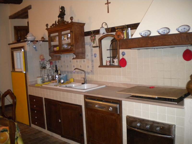 Casa cielo - terra in vendita a Comunanza, Centrale / Centro Storico