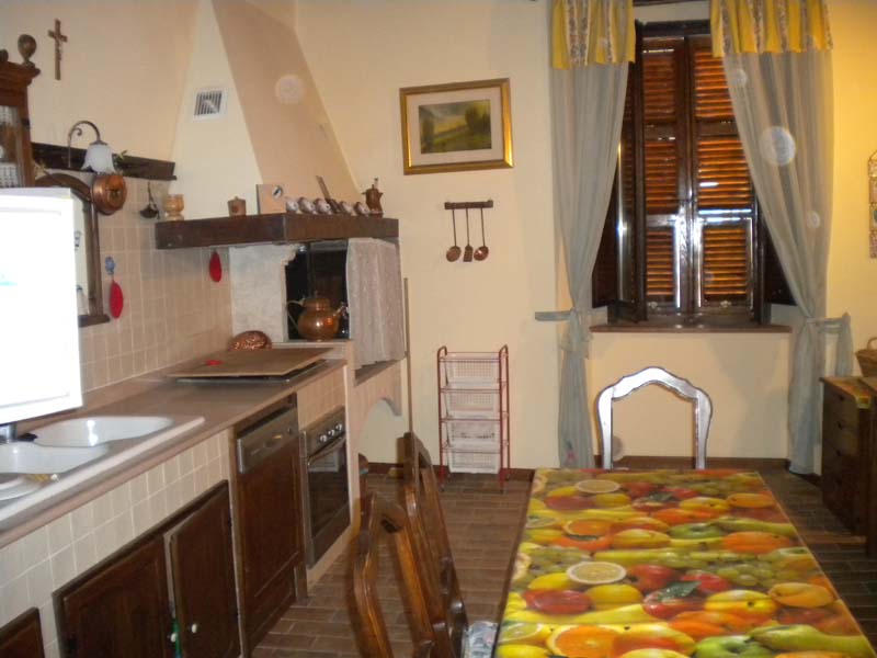 Casa cielo - terra in vendita a Comunanza, Centrale / Centro Storico