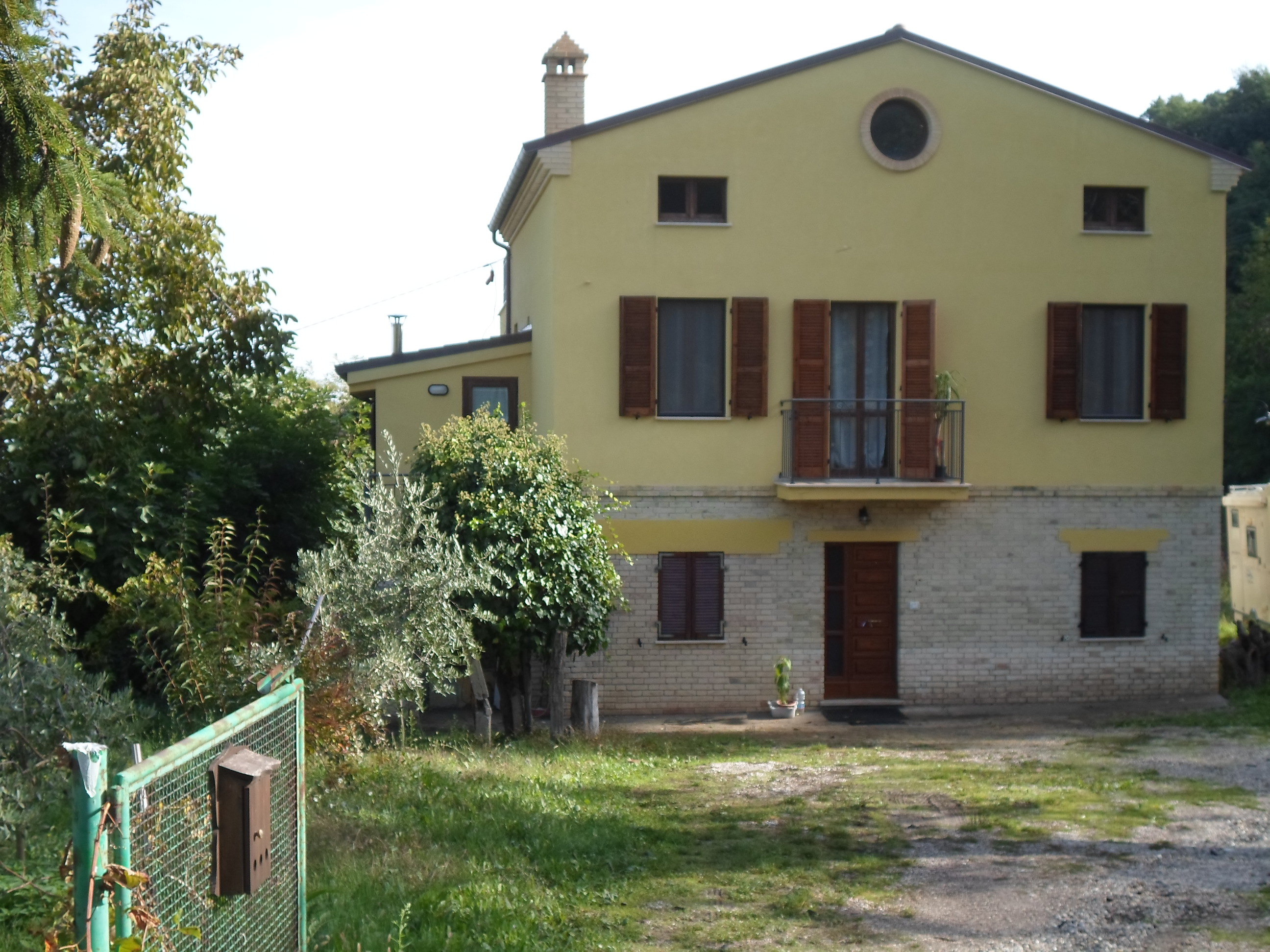 Casale Colonico Rustico in vendita a Monterubbiano